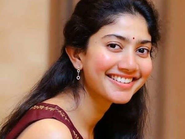 Sai Pallavi Slays In No-Makeup Looks, And She Looks Just As Gorgeous - 0