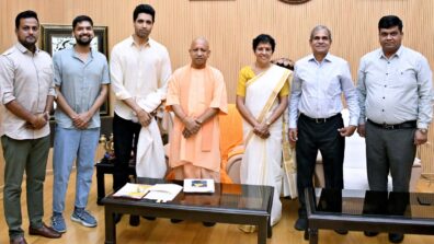 UP Chief Minister Shri Yogi Adityanath presents Adivi Sesh & Major Unnikrishnan’s parents with mementos to congratulate them on making a great film!