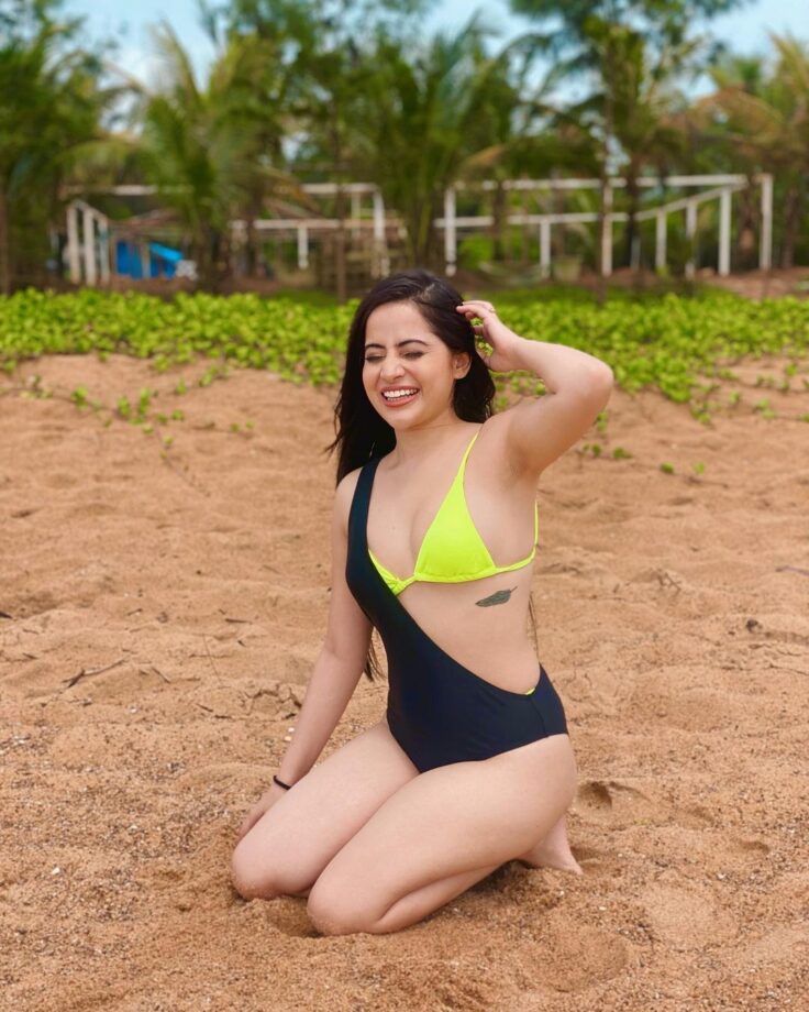 Urfi Javed’s Bikini Looks Are Raising The Heat: Are You Sweating? - 1