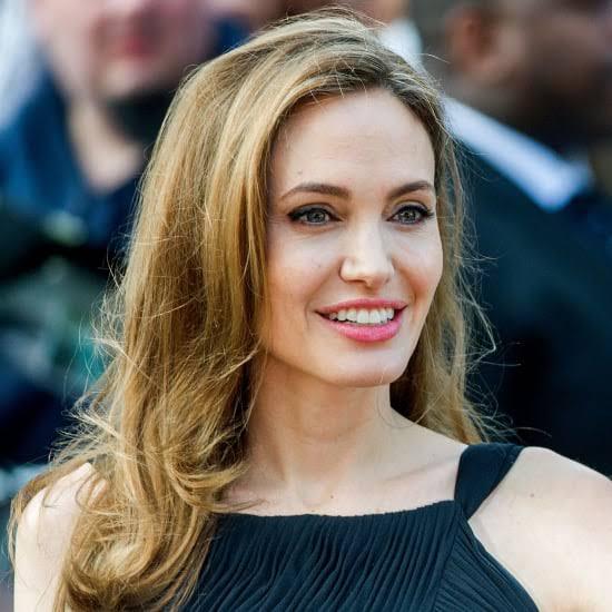 Angelina Jolie And Her Subtle Makeup Tips You Can Add To Your Makeup Routine - 6