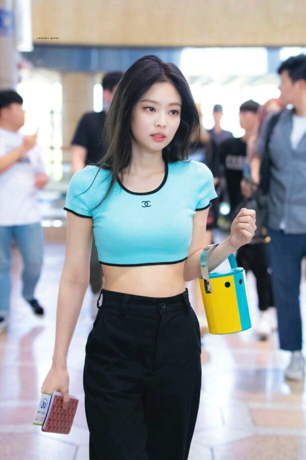 Blackpink’s Jennie Shares What She Carries In Her Work Bag, Let’s Check Out - 1