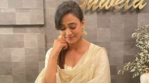 Check The Formal Suit Looks By Shweta Tiwari: Pick Your Style