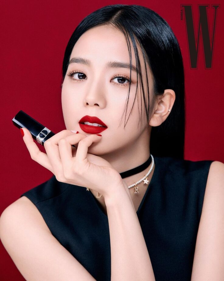 Different attractive lipstick shades of Blackpink member Jisoo - 3