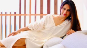 Divyanka Tripathi is feeling loved this morning, shares super sensuous bedroom moment