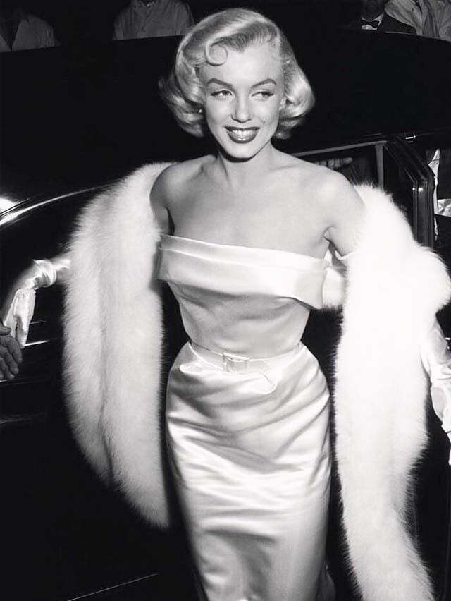 Dresses Which Instantly Remind Us Of The Icon Marilyn Monroe - 2