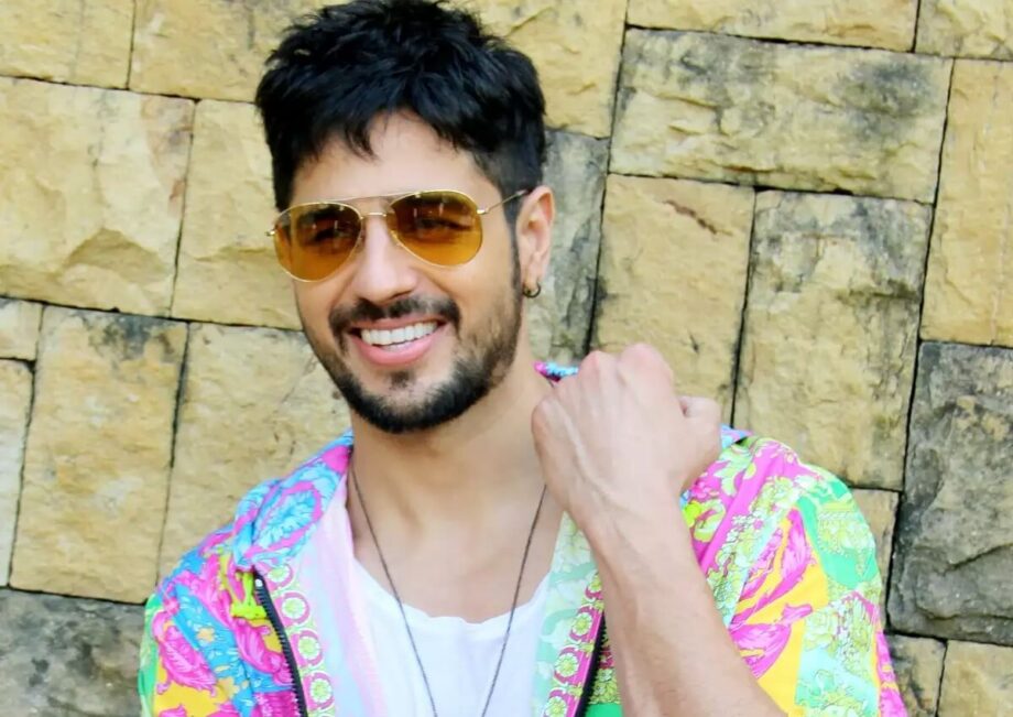 Handsome Hunk: Sidharth Malhotra Looks Perfectly Boyfriend Material In These Sunglasses - 3