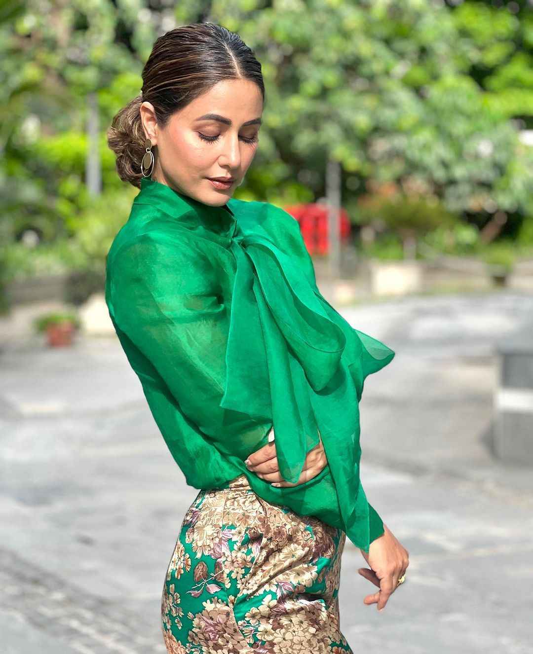 Hina Khan dazzles in green multicoloured co-ord outfit, you will love it