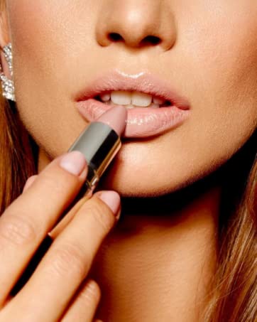 How Much Lip Gloss Is Too Much Lip Gloss? Everything You Need To Know - 1