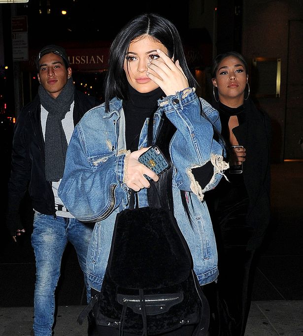 How To Style Basics Just Like Kylie Jenner - 1