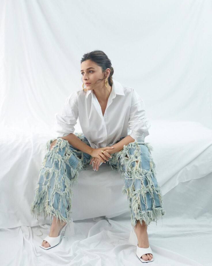 In pics: Alia Bhatt personifies as ‘Darling’ in white oversized shirt and boho floral pant, Arjun Kapoor Commented - 0