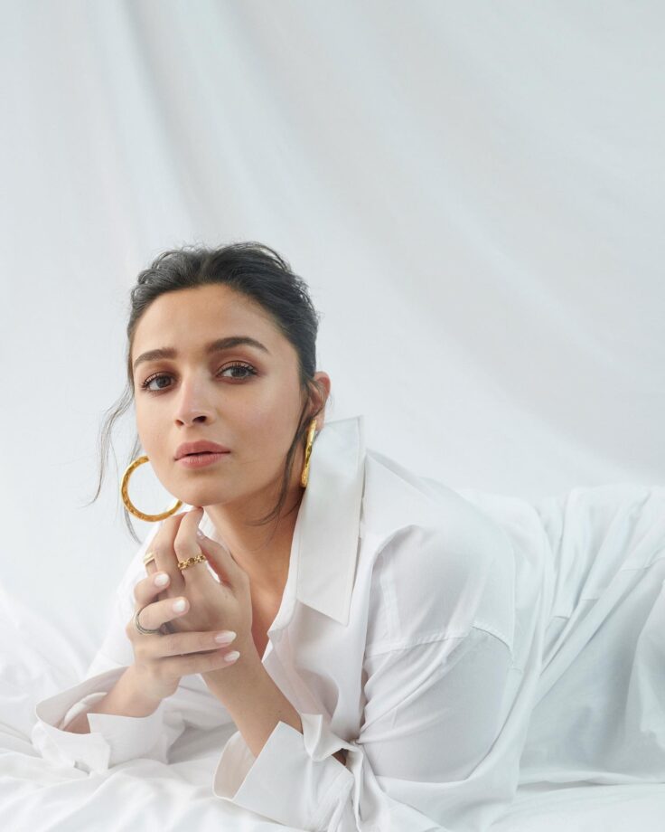 In pics: Alia Bhatt personifies as ‘Darling’ in white oversized shirt and boho floral pant, Arjun Kapoor Commented - 1