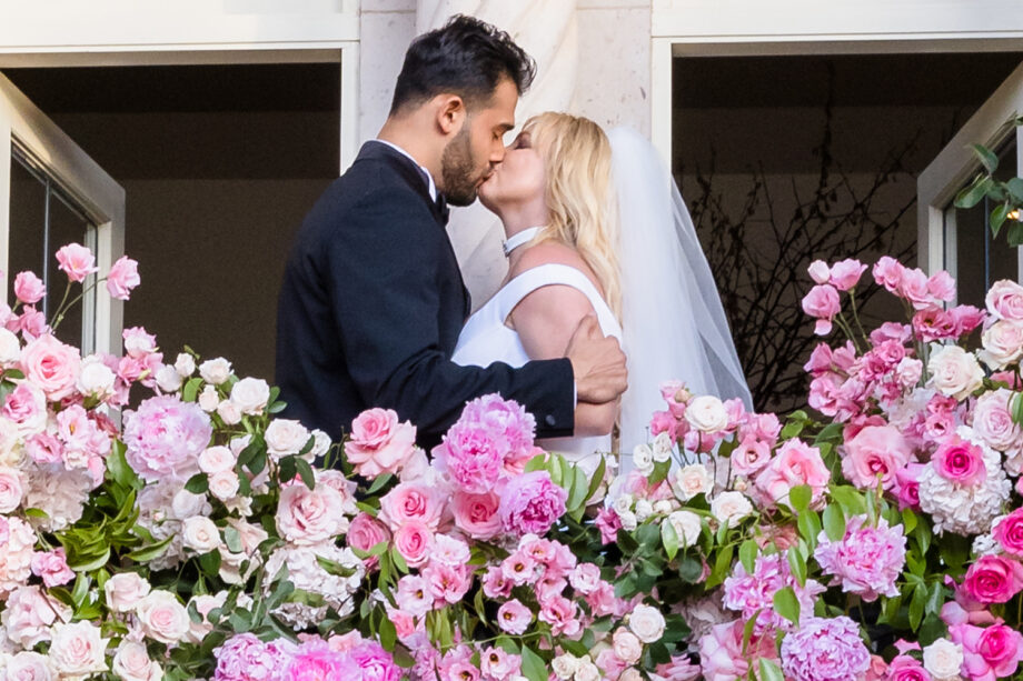 It’s marriage season! See Britney Spears’ Marriage Photos, which are just precious! - 1