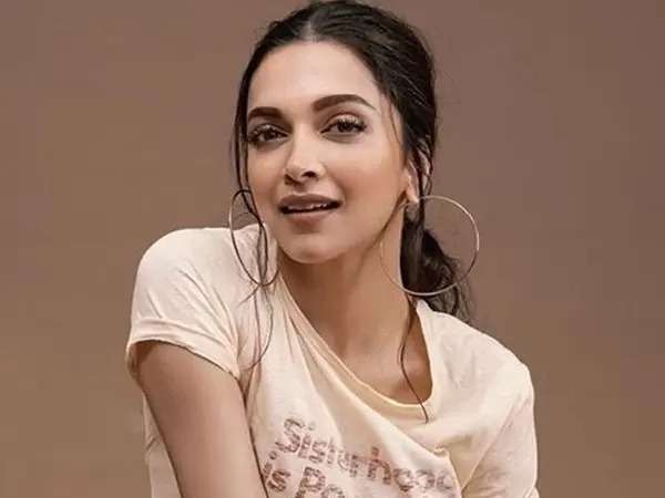 It’s Time For You To Try Out Middle Partition Hairstyles, Take Cues From Deepika Padukone - 5