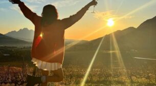 KKK 12: Sriti Jha wants to enjoy champagne during sunsets, see latest aesthetic snap