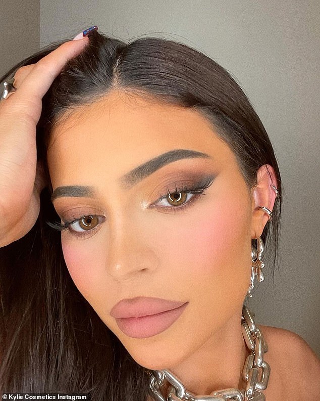 Kylie Jenner’s ‘Go To’ Everyday Makeup Looks You Can Try Right Now - 0