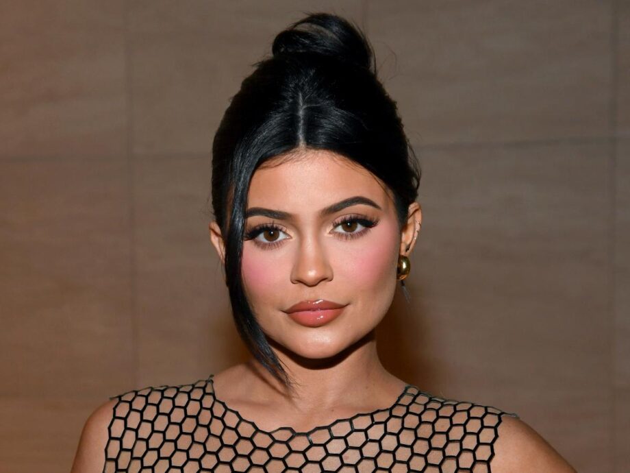 Kylie Jenner’s ‘Go To’ Everyday Makeup Looks You Can Try Right Now - 1