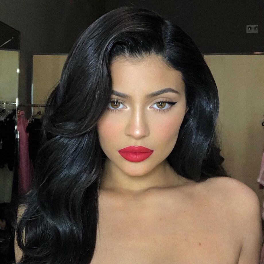 Kylie Jenner’s ‘Go To’ Everyday Makeup Looks You Can Try Right Now - 3