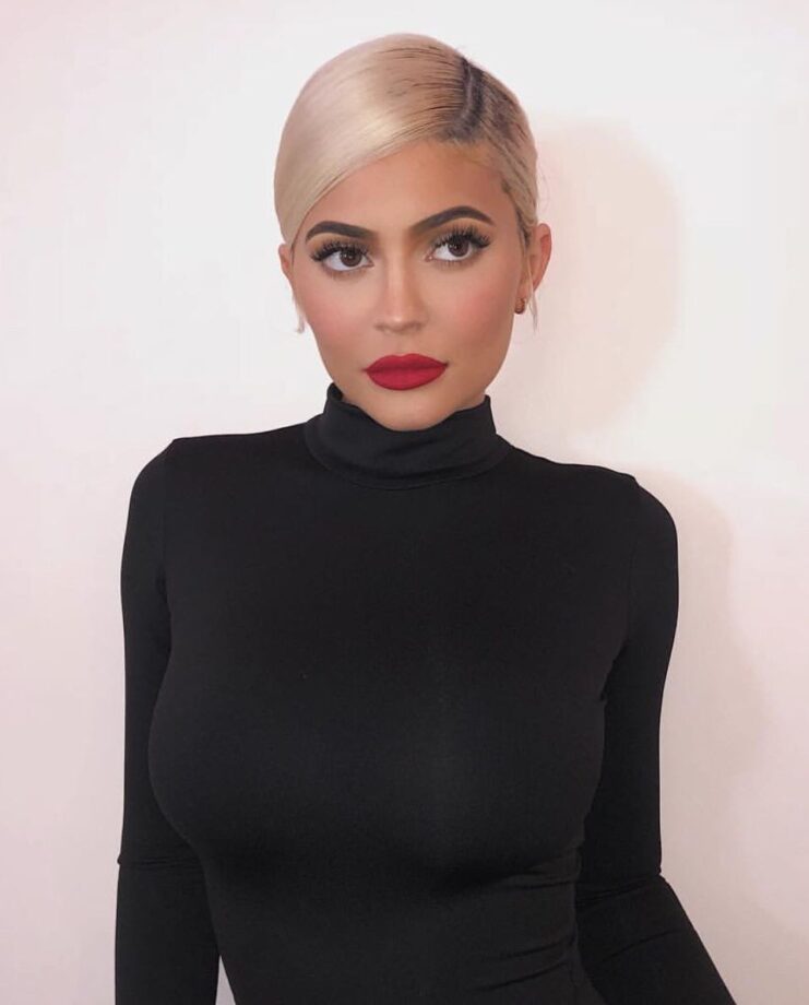 Kylie Jenner’s Go-To Matte Makeup Look You Can Use Everyday - 2