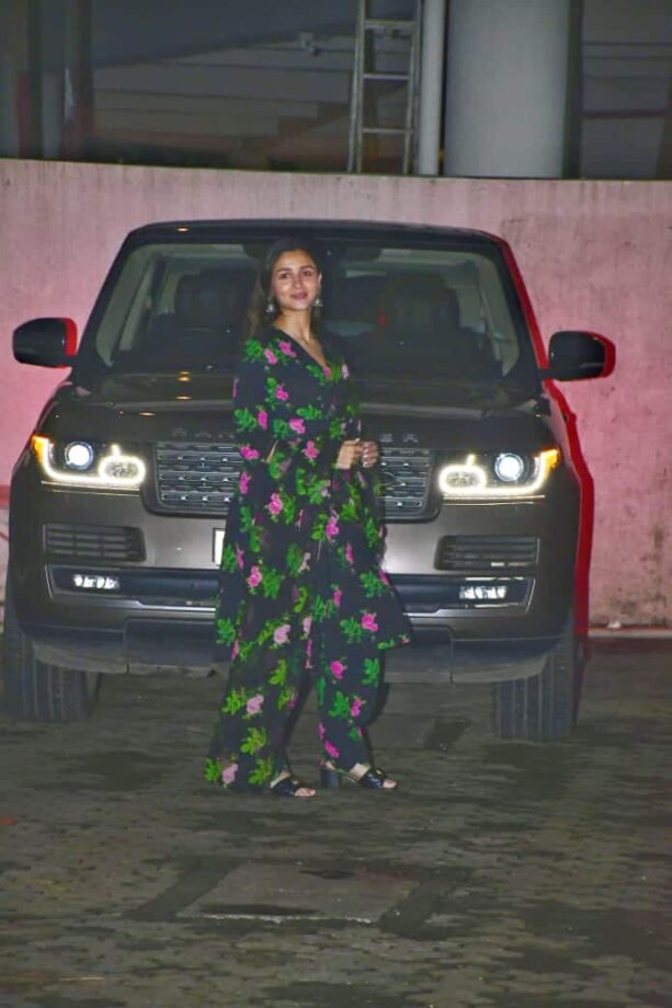 Mom To Be Alia Bhatt Leaves Netizens Stunned As She Visits Sanjay Leela Bhansali In Black Salwar Suit - 1