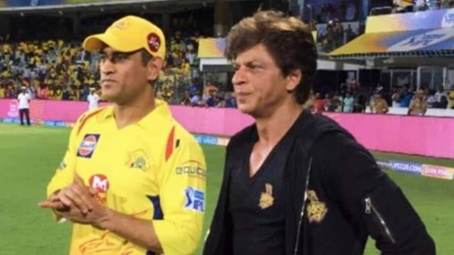 Ms. Dhoni, a true fan of Shah Rukh Khan, gets excited on seeing him in a match - 2