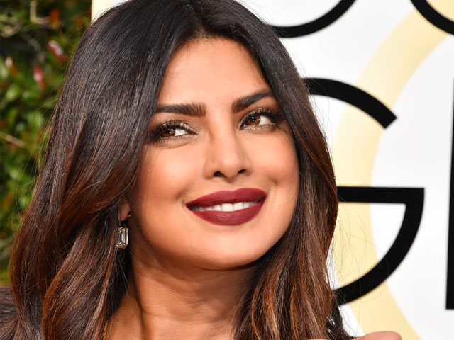 Priyanka Chopra’s iconic maroon lips moments -IN PICS - 1