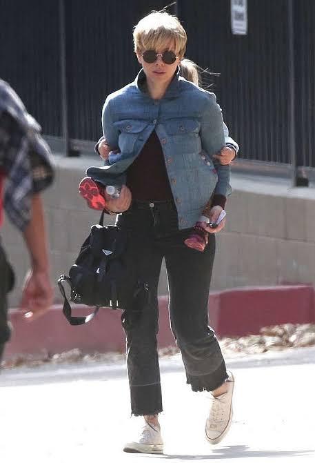 Scarlett Johansson Turns Heads In These Denim Looks - 3