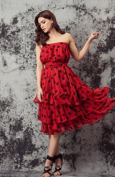 Times Kriti Sanon Proved She Is A Hot Game In Red Outfits: See Pics - 3