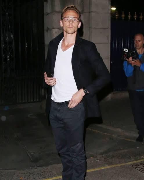 Tom Hiddlestone’s Casual Looks Will Stab Your Hearts - 3