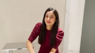 Wait, what! Shehnaaz Gill gives interview in bathroom? Video viral