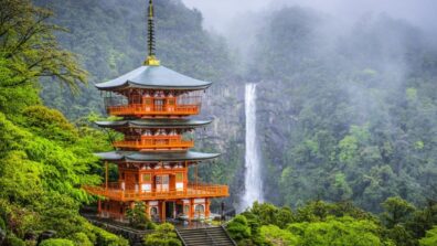 5 Reasons Why Japan Is A Must Visit Atleast Once