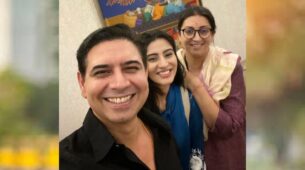 Ashlesha Sawant and Sandeep Baswana taking “Ashirwad” from Smriti Irani