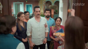 Anupamaa Written Update S-01 Ep- 659 18th August 2022: Vanraj returns home