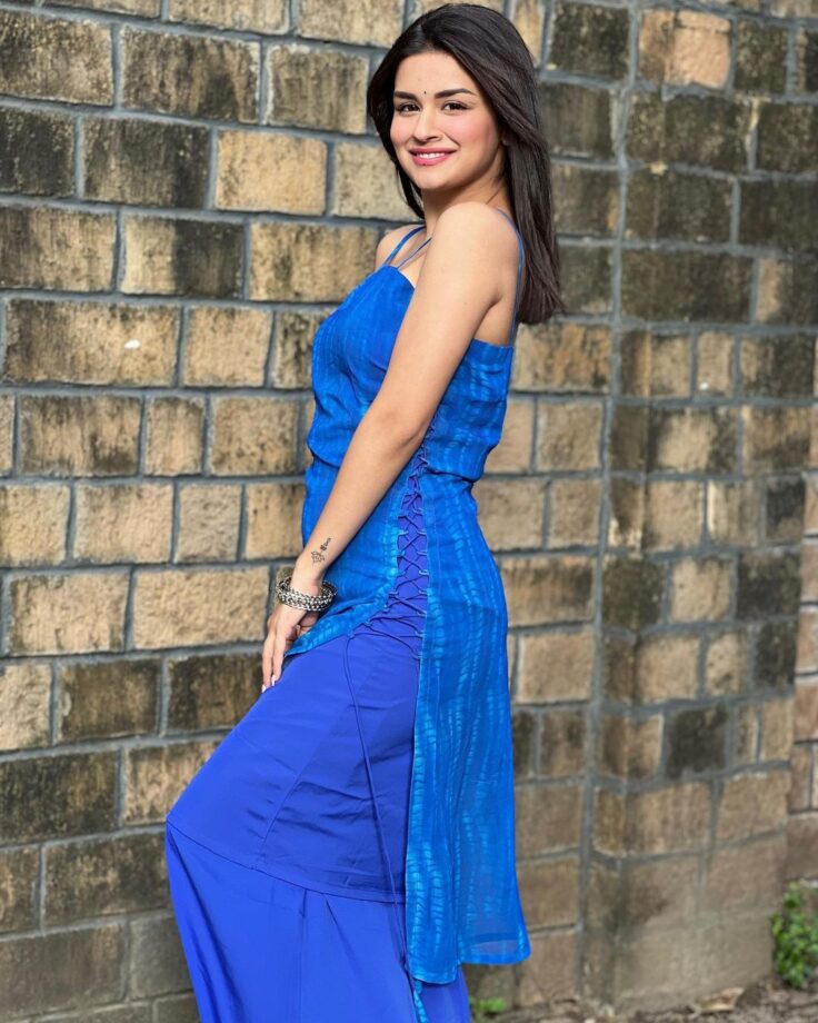 Avneet Kaur Seems Effortlessly Gorgeous in Blue - 0