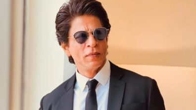 Do Not Miss: From “Ek Ladki Thi Deewani Si” To “Kal Ho Na Ho”, Shahrukh Khan Stealing The Show By Performing All His Iconic Dialogues At Once