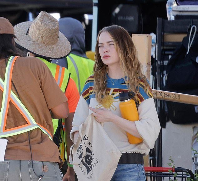 Emma Stone Slaying In A White Sweatshirt On Set – See Pics - 0