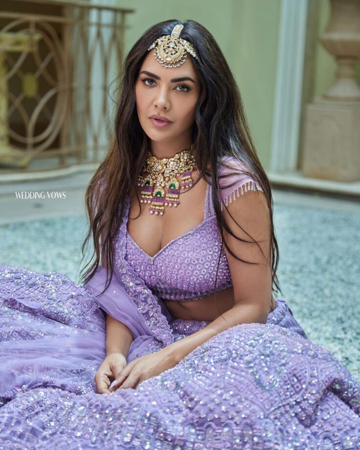 Esha Gupta sets internet on fire with lavender lehenga along with deep-neck blouse, fans sweat seeing her curves - 1