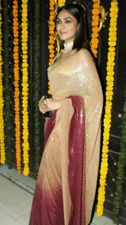 Ethereal Beauty: Mrunal Thakur’s Traditional Saree Looks Would Leave You Spellbound - 1