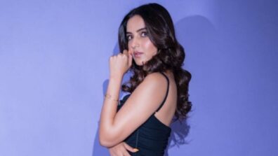 Jasmin Bhasin takes over internet by storm in black backless midi outfit, BF Aly Goni appreciates