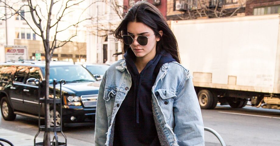 Kendall Jenner’s Way Of Styling Sunglasses Is Something You Should Try Once - 1