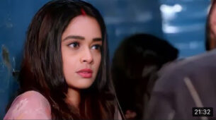 Kumkum Bhagya Written Update S-01 Ep-2205 26th August 2022: Prachi tries to runaway