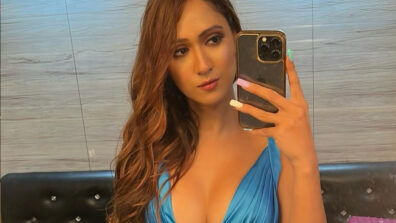 Oh So Hot: Krissann Barreto looks party ready in deep neck satin blue bodycon dress