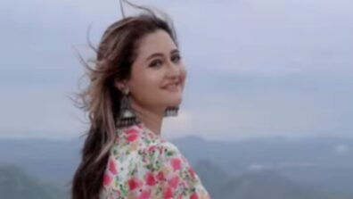 All smiles: Rashami Desai looks divine n dreamy in floral midi dress, fans in love