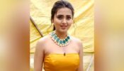Uff Haye Garmi: Naagin babe Tejasswi Prakash goes strapless in latest public appearance, see viral footage