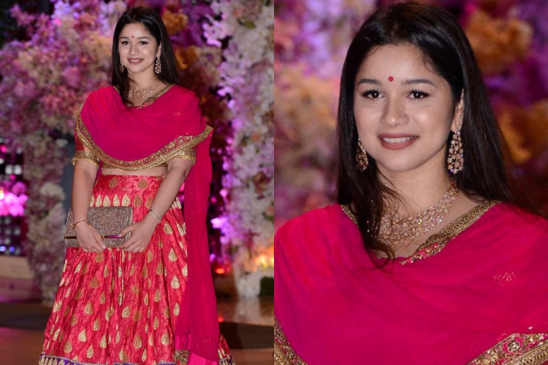 When Sara Tendulkar Gave Us Perfect Ethnic Wardrobe Goals For Festive Season - 3