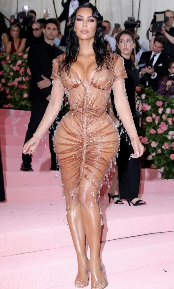 Best to most embarrassing Kim Kardashian’s outfits that she wore to events - 2