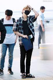 BTS V Aka Kim Taehyung’s Basic Outfits Which Are Picturesque - 1