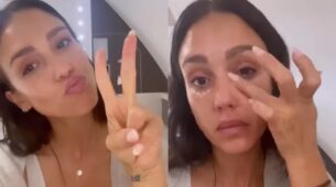 Check Out: Jessica Alba Doesn’t Shies Away To Do Her Skincare In An Airplane Bathroom On Her Way To London