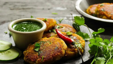 Learn How To Make Crunchy And Delicious Aloo Tikki