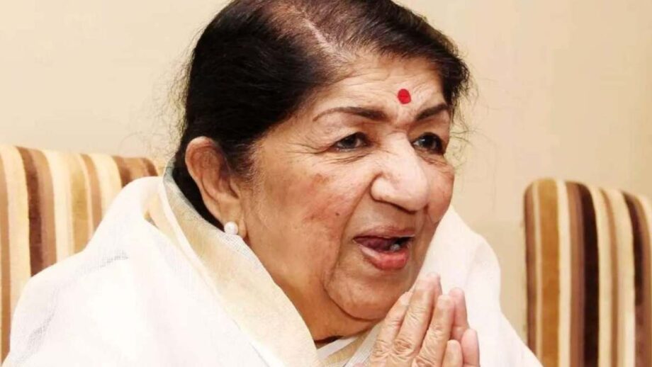 Let's reminisce the past with Lata Mangeshkar's old yet gold songs of all time 697652
