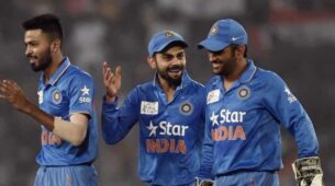 M.S Dhoni Brotherly Bonding With Co-Players